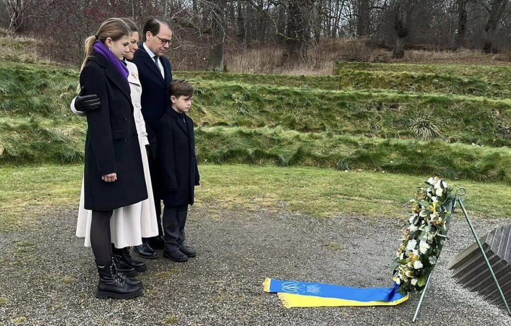 La familia real sueca asiste a un servicio conmemorativo por las victimas del tsunami 6 1024x655 - La familia real sueca honra a las víctimas del tsunami del 2004