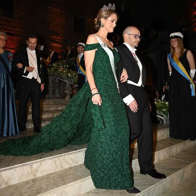 La familia real sueca asiste al banquete del Premio Nobel 2024 en el Ayuntamiento 05 - La familia real sueca deslumbra en el Banquete del Premio Nobel 2024