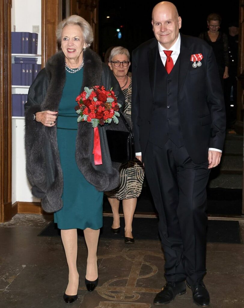 La princesa Benedikte asiste al concierto de Navidad de 2024 en la iglesia de Holmens 3 812x1024 - La princesa Benedikte asiste al concierto de Navidad de 2024 en la iglesia de Holmens