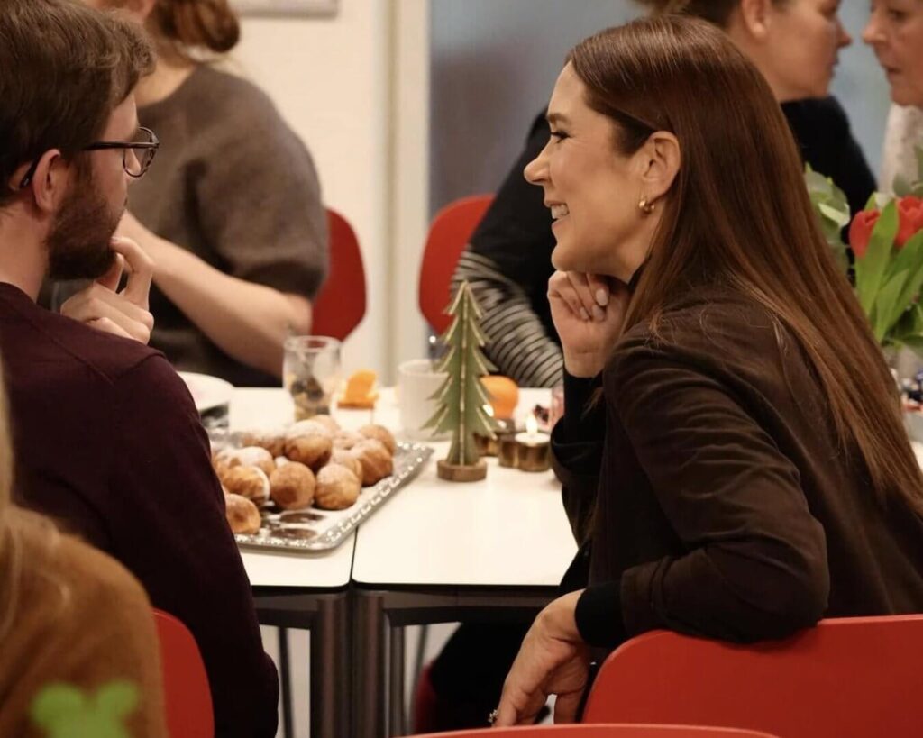 La reina Maria asiste al evento navideno de Kraeftvaerket en Rigshospitalet 5 1024x819 - La Reina María asiste al evento navideño de Kræftværket en Rigshospitalet