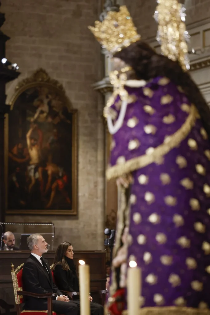 Los reyes de Espana en el funeral por las victimas de la DANA en Valencia 2 1 683x1024 - Los reyes de España en el funeral por las víctimas de la DANA en Valencia