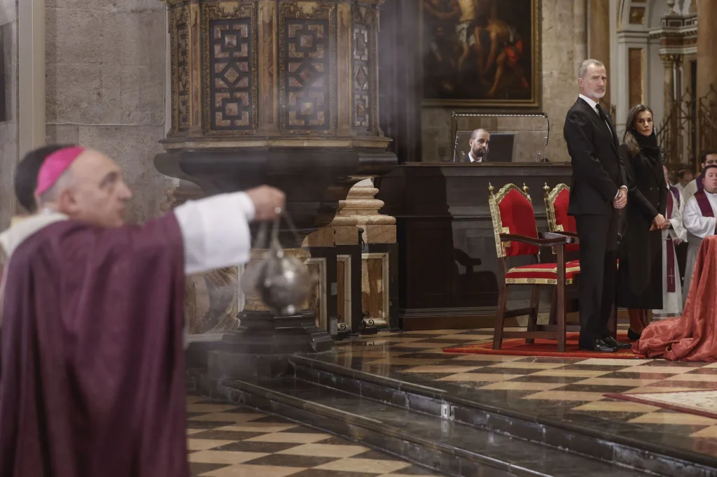 Los reyes de Espana en el funeral por las victimas de la DANA en Valencia 3 1 1024x682 - Los reyes de España en el funeral por las víctimas de la DANA en Valencia