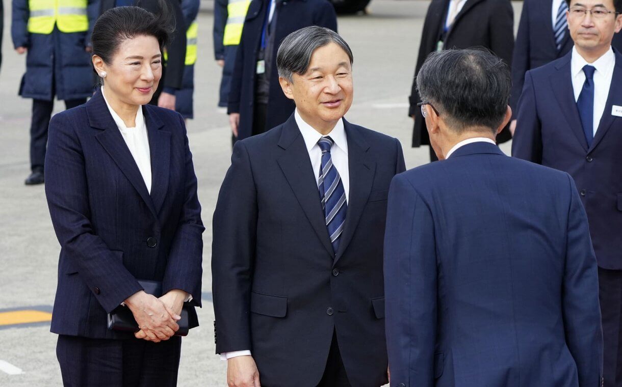 El emperador Naruhito y la emperatriz Masako visitan Kobe en el 30.º aniversario del terremoto de Hanshin-Awaji