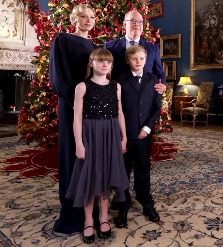 El principe Alberto y la princesa Charlene desean a todos un feliz ano nuevo 2025 3 - El príncipe Alberto y la princesa Charlene desean a todos un feliz año nuevo 2025