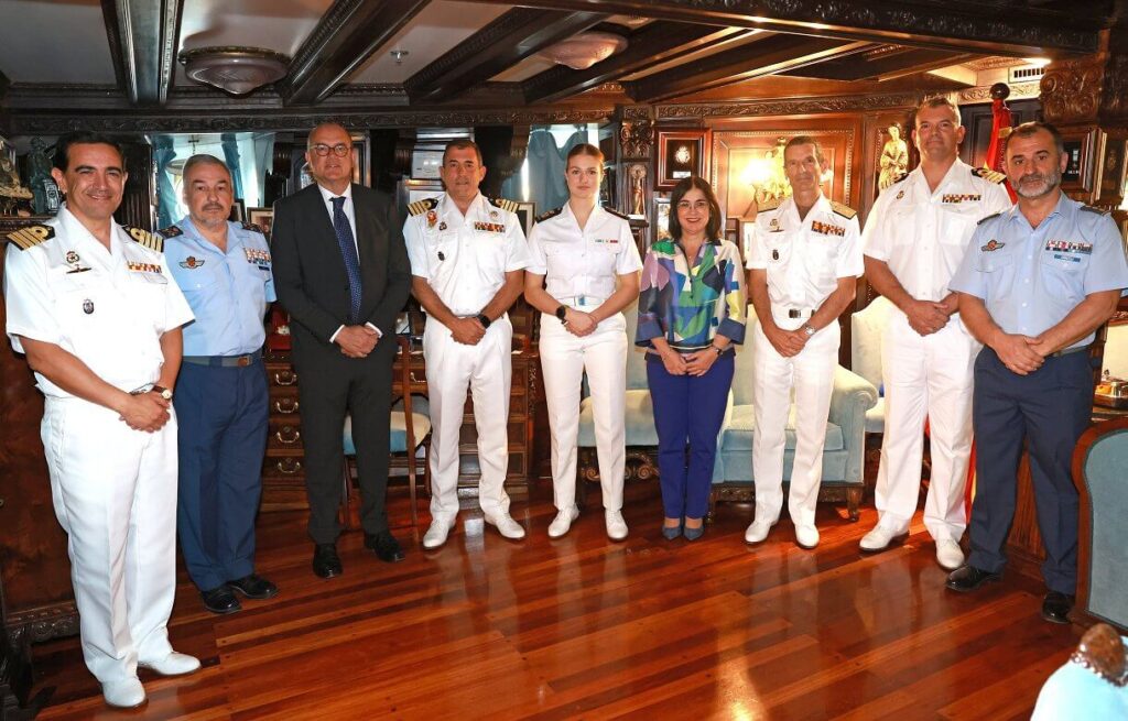 La Princesa Leonor asiste a un almuerzo oficial en Las Palmas 2 1024x655 - La Princesa Leonor asiste a un almuerzo oficial en Las Palmas