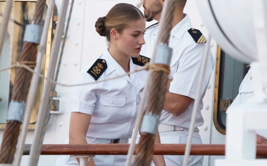 La Princesa Leonor asiste a una recepcion oficial en Tenerife 3 1024x638 - La Princesa Leonor asiste a una recepción oficial en Tenerife