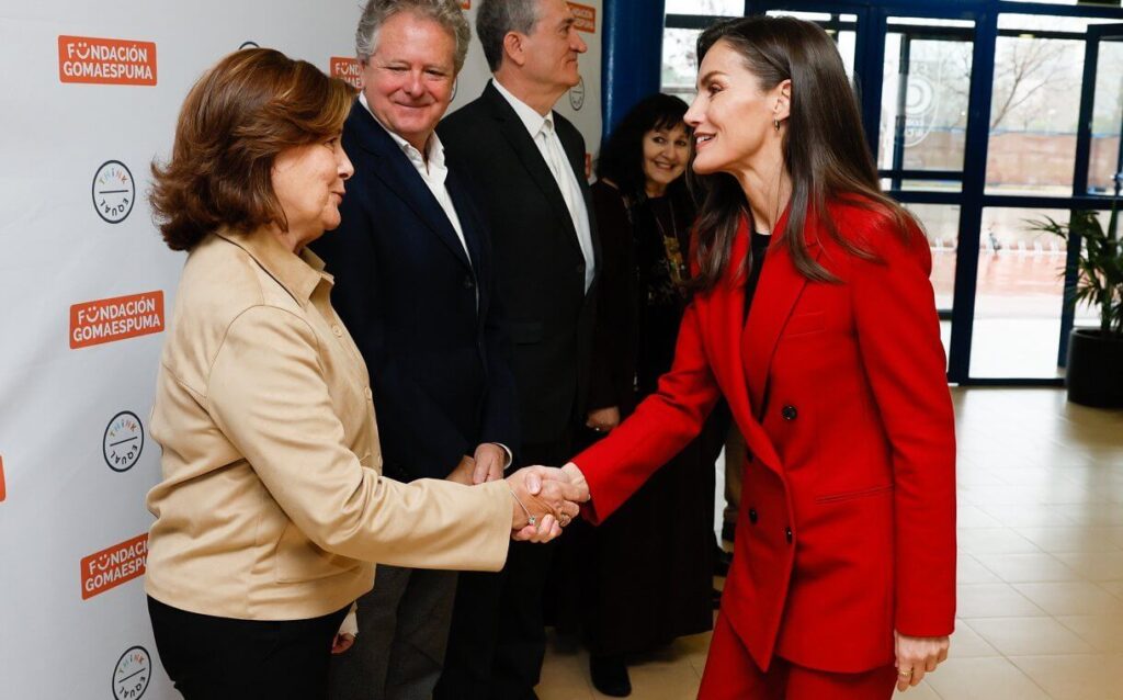 La Reina Letizia visita el Colegio CEIP Cortes de Cadiz de Madrid 2 1024x638 - La Reina Letizia refuerza su compromiso con la educación socioemocional en el CEIP Cortes de Cádiz de Madrid