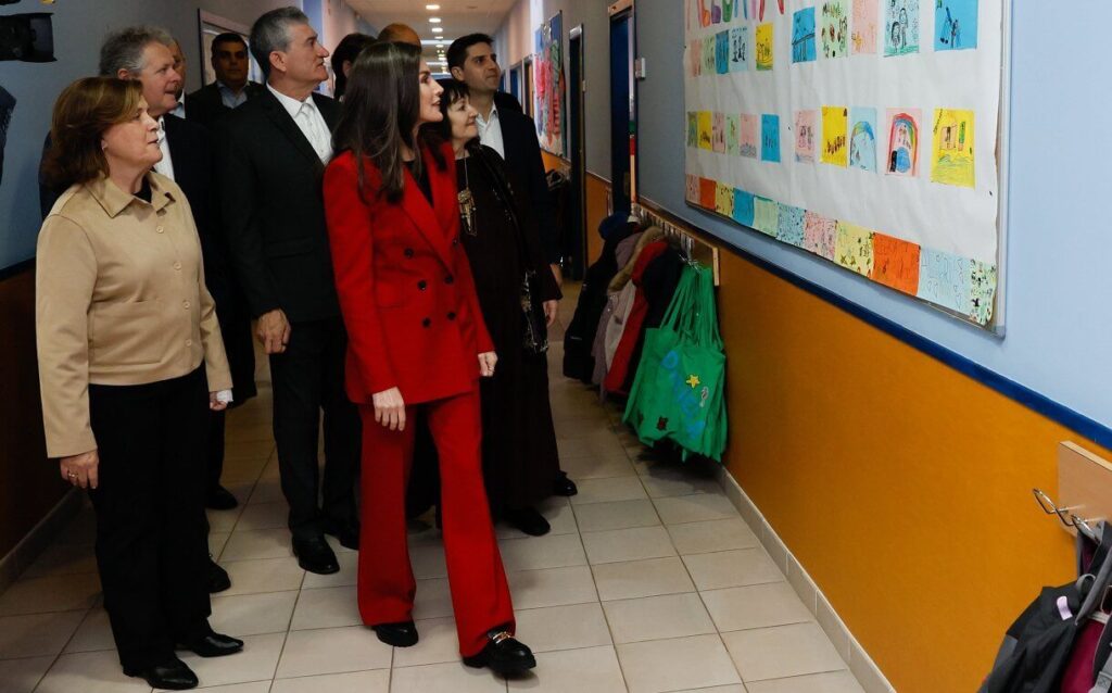 La Reina Letizia visita el Colegio CEIP Cortes de Cadiz de Madrid 3 1024x638 - La Reina Letizia refuerza su compromiso con la educación socioemocional en el CEIP Cortes de Cádiz de Madrid