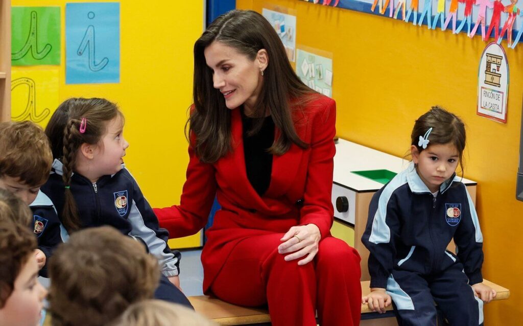 La Reina Letizia visita el Colegio CEIP Cortes de Cadiz de Madrid 5 1024x638 - La Reina Letizia refuerza su compromiso con la educación socioemocional en el CEIP Cortes de Cádiz de Madrid