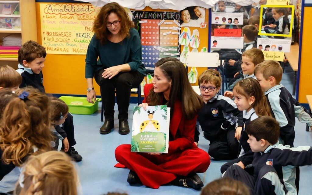 La Reina Letizia visita el Colegio CEIP Cortes de Cadiz de Madrid 7 1024x642 - La Reina Letizia refuerza su compromiso con la educación socioemocional en el CEIP Cortes de Cádiz de Madrid