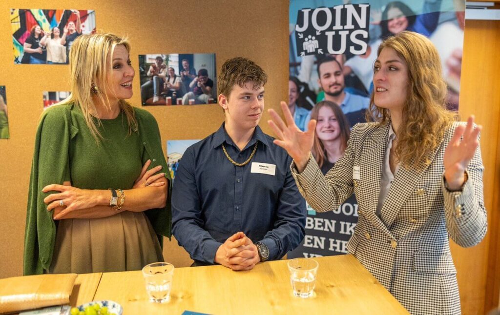 La Reina Maxima realiza una visita de trabajo a la Fundacion Join Us 4 1024x646 - La Reina Máxima refuerza su compromiso con la salud mental juvenil en su visita a la Fundación Join Us