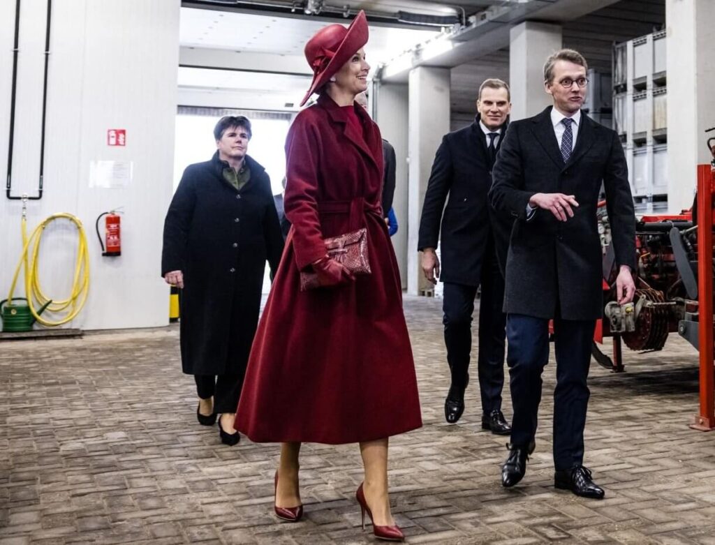 La Reina Maxima visita a Royal Cosun ganador del Premio Rey Guillermo I 4 1024x781 - La Reina Máxima visita a Royal Cosun, ganador del Premio Rey Guillermo I