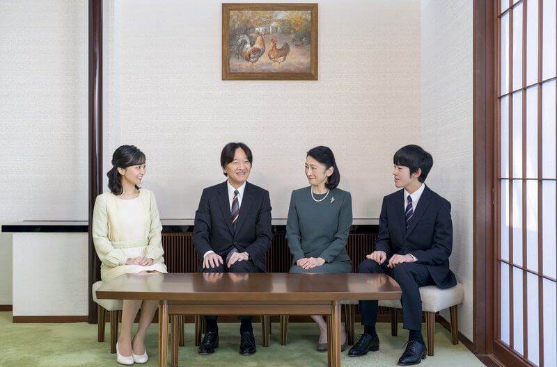 La familia imperial japonesa comparte fotos del Ano Nuevo 2025 4 - La familia imperial japonesa comparte fotos del Año Nuevo 2025