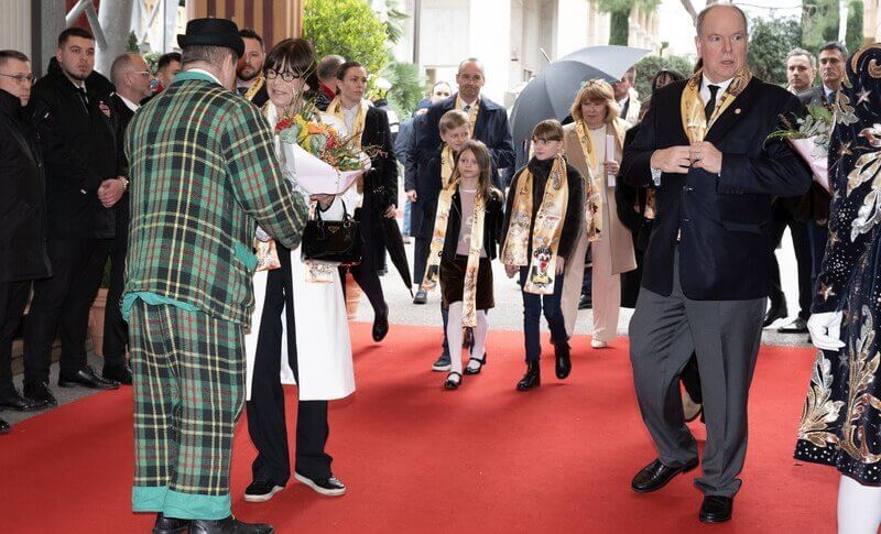 La familia principesca de Monaco asiste al tercer dia del 47o Festival del Circo 1 - La familia principesca de Mónaco deslumbra en el tercer día del 47º Festival Internacional del Circo