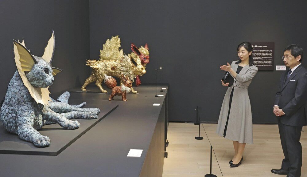 La princesa Kako de Japon visita la galeria Azabudai Hills en Tokio 2 - La princesa Kako de Japón deslumbra en su visita a la galería Azabudai Hills en Tokio