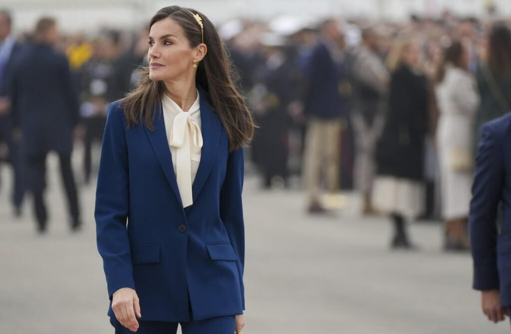 Los Reyes Felipe y Letizia presiden la ceremonia de despedida de Elcano 02 - Los Reyes Felipe y Letizia presiden la ceremonia de despedida de Elcano