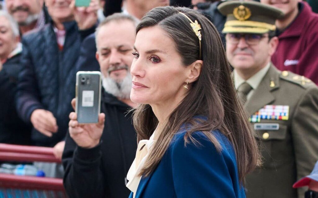 Los Reyes Felipe y Letizia presiden la ceremonia de despedida de Elcano 04 1024x638 - Los Reyes Felipe y Letizia presiden la ceremonia de despedida de Elcano