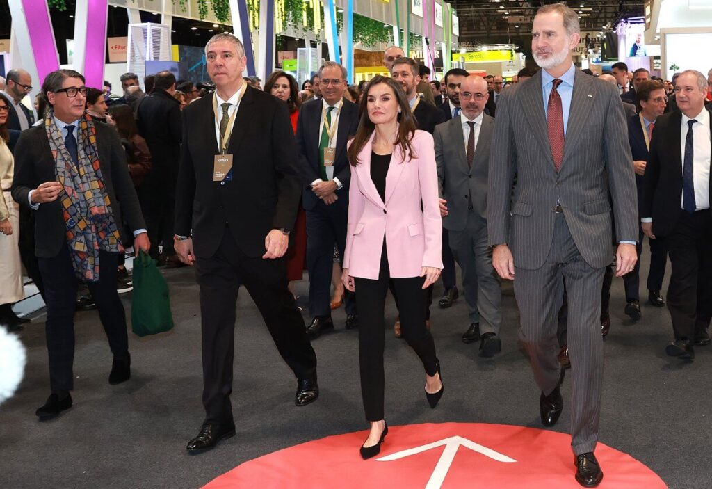 Los Reyes de Espana inauguran la 45 edicion de FITUR 2 1024x703 - Los Reyes de España inauguran la 45ª edición de FITUR