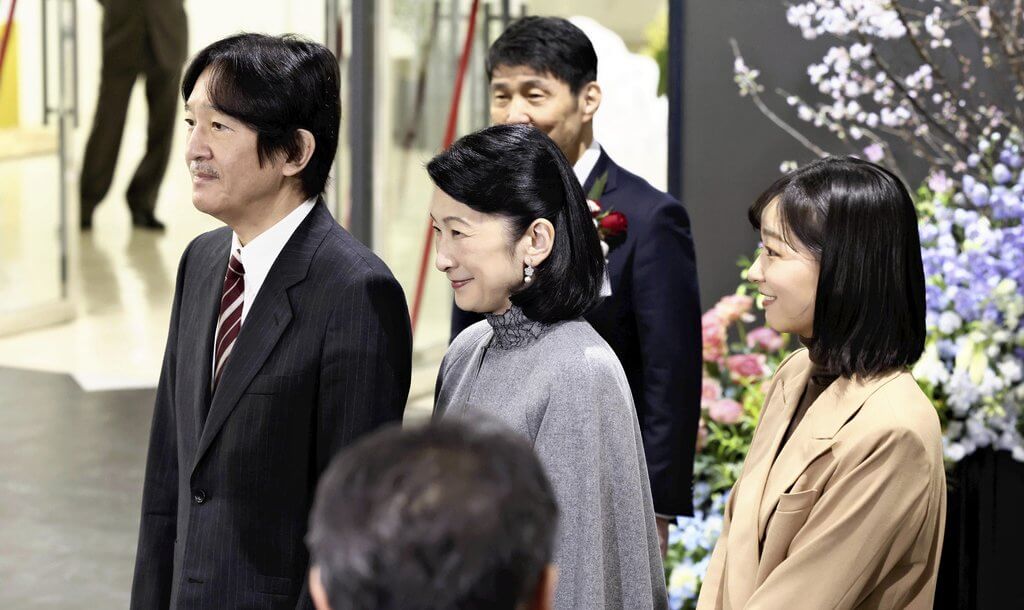 El príncipe heredero de Japón y su familia visitan la exposición de flores Kanto Tokai 2025