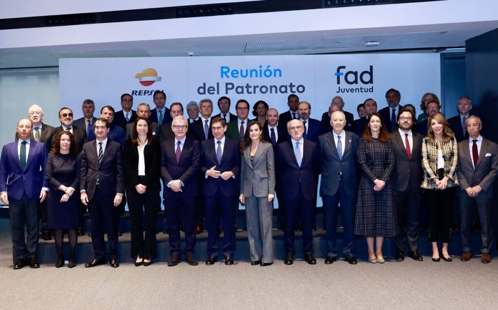 La Reina Letizia preside el Patronato 2025 de la Fundacion FAD 4 1024x638 - La Reina Letizia y su compromiso con los jóvenes: preside el Patronato 2025 de la Fundación FAD