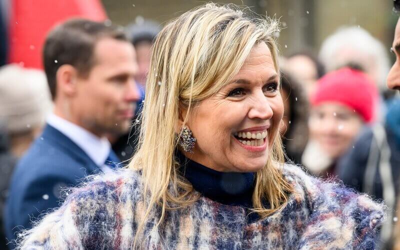 La Reina Maxima visita las escuelas primarias Sint Fransschool y Emmermeer 2 - ¡La Reina Máxima lleva el arte y la cultura a las escuelas de Emmen!