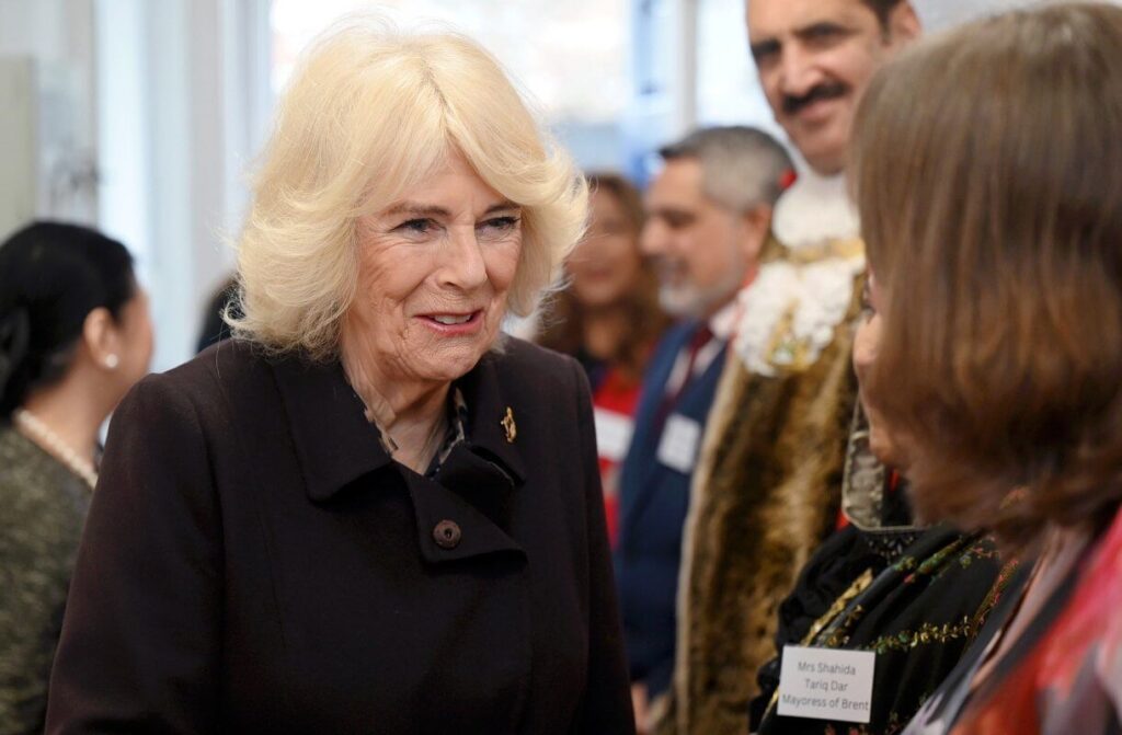 La reina Camilla visita el Centro de Recursos para Mujeres Asiaticas de Londres 2 1024x671 - La Reina Camilla visita el Centro de Recursos para Mujeres Asiáticas de Londres y deja un mensaje de esperanza