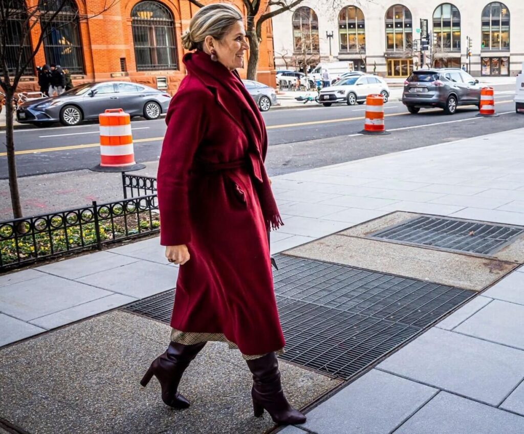 La reina Maxima visita Washington para hablar sobre su salud financiera 03 1024x848 - La Reina Máxima se pone las pilas en Washington: ¿Qué hay detrás de su viaje?